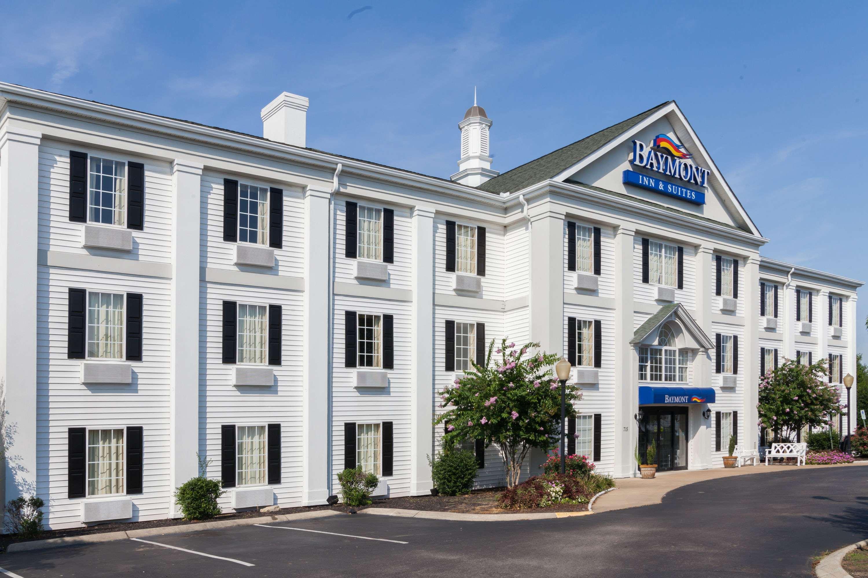 Baymont By Wyndham Columbia Maury Hotel Exterior photo